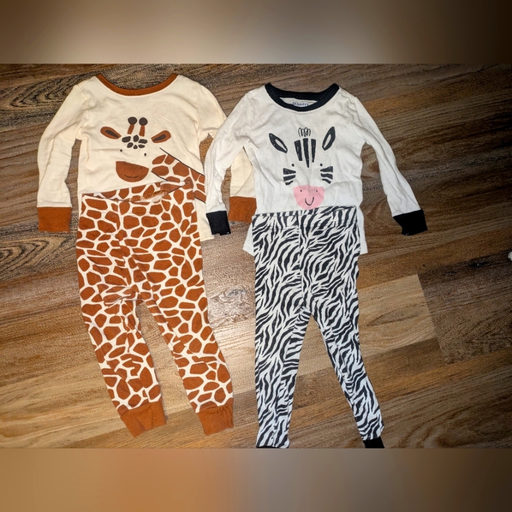 Old Navy Animal‎ Pajamas Giraffe Zebra Long Sleeve 2T Set Of 2